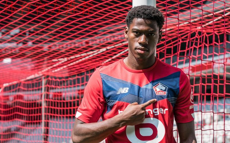 乔纳森-戴维本场数据:0射门,0次过人,6次地面对抗均失败 乔纳森-戴维本场数据:0射门,0次过人,6次地面对抗均失败